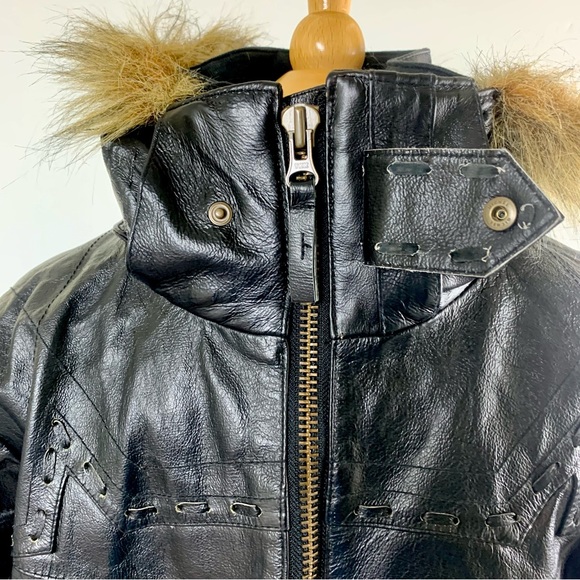 Quicksilver Leather Snowboard/Ski Mens Jacket. Size M. Faux fur hood, zip front - Picture 3 of 16